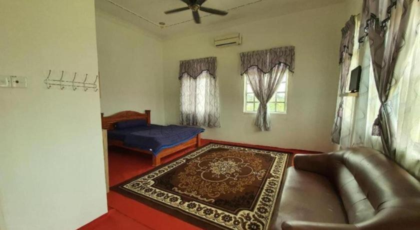 Oyo 90404 Hotel Z Dirgahayu 313 Pasir Mas Экстерьер фото